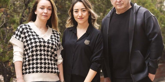 Depremzedeler için sahnedeyiz