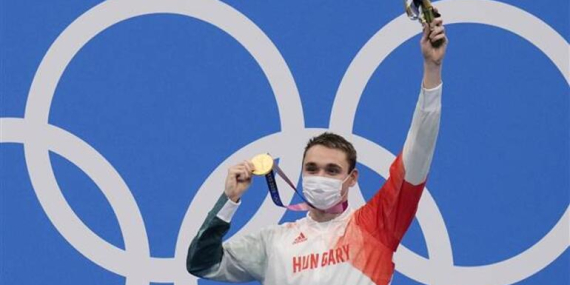 Macar yüzücü Milak, Erkekler 200 metre kelebekte Michael Phelps'e ilişik rekoru kırarak altın madalya aldı