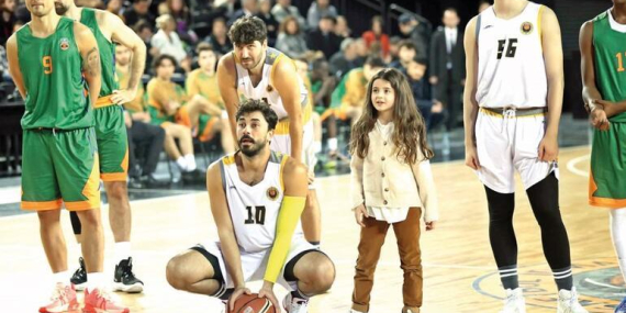 Meşhur oyuncu hususi ders alarak rolüne hazırlandı… Basketçi Gökhan!