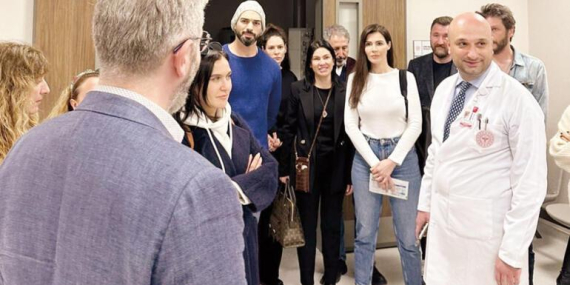 Yıldız Davet Atiksoy, Hatice Şendil, Şükrü Özyıldız ve Eda Ece'den depremzede ufaklıklara ziyaret: O gözlerde mucize var