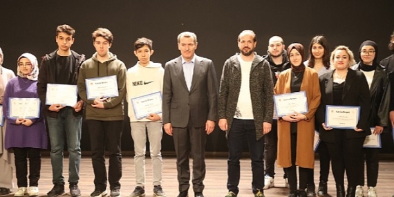 Gençlik Merkezi Sertifikaları Dağıttı