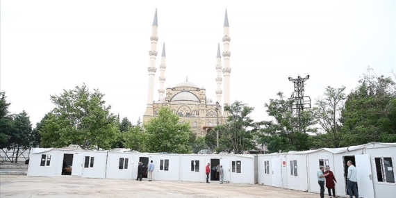 Deprem bölgesinde vatandaşlar sandık başına gitti