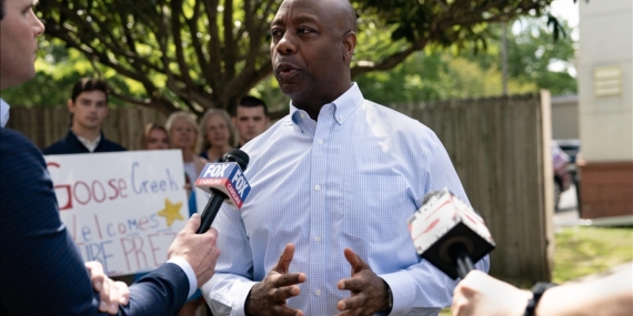 ABD'de tek siyahi Cumhuriyetçi Senatör Tim Scott 2024 başkanlık seçimlerine aday