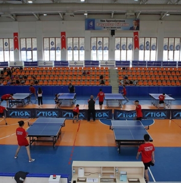 Afetzede-sporcular-motivasyon-kampinda-deprem-stresinden-uzaklasti.jpg