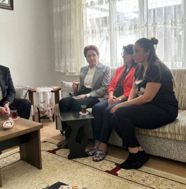 Aksener-ve-Yavas039tan-Sinan-Ates039in-ailesine-ziyaret.jpg