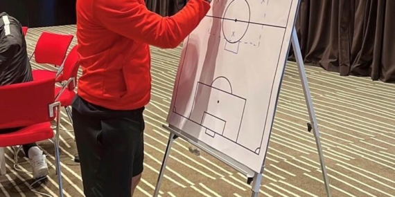 Arda Turan futbolun sırlarını paylaşacak