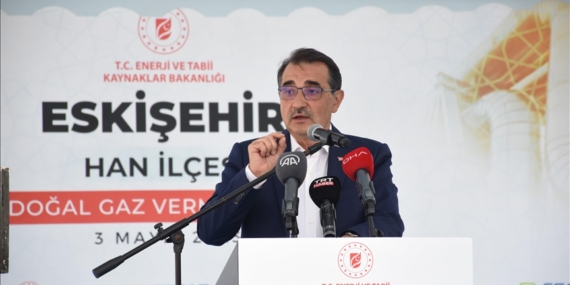 Bakan Dönmez: Terör yuvaları yerle bir edildi, şimdi oralarda petrol buluyoruz