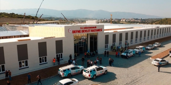 Bakan Koca, Hatay'da kurulan Defne Devlet Hastanesine ilişkin paylaşımda bulundu