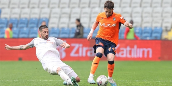 Başakşehir evinde Ümraniyespor ile 1-1 berabere kaldı