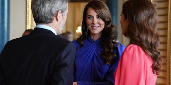 Buckingham'da "taçlı zirve": Charles'ın yüzünde gülücükler… Kate maviler içinde