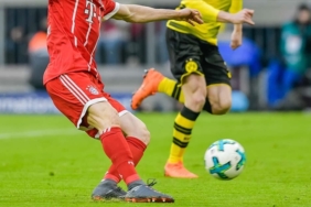 Bundesliga039da-Bayern-Munih-ile-Borussia-Dortmund-arasindaki-zirve-yarisi-tirmaniyor.jpg