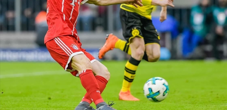 Bundesliga039da-Bayern-Munih-ile-Borussia-Dortmund-arasindaki-zirve-yarisi-tirmaniyor.jpg