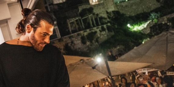 Can Yaman tura devam ediyor…