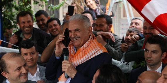 Cumhurbaşkanı Erdoğan, İzmir'deki halk buluşmasına telefonla bağlandı