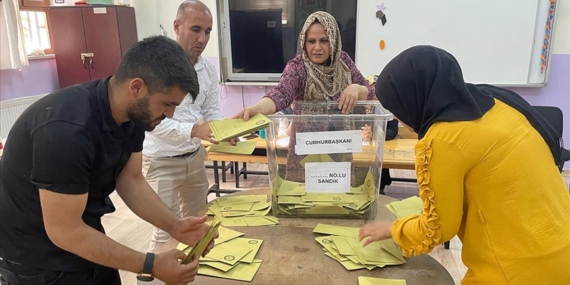 Cumhurbaşkanı Seçimi'nin ikinci turu için Türkiye genelinde oy verme işlemi sona erdi