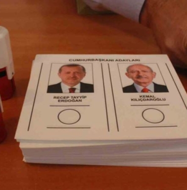 Cumhurbaskani-ikinci-tur-secimi-icin-gumruk-kapilarinda-oy-kullanma-basladi.jpg