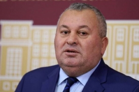 Eski-MHP039li-isimden-cok-sert-039Sinan-Ogan039-cikisi-039O-kapidan.jpg