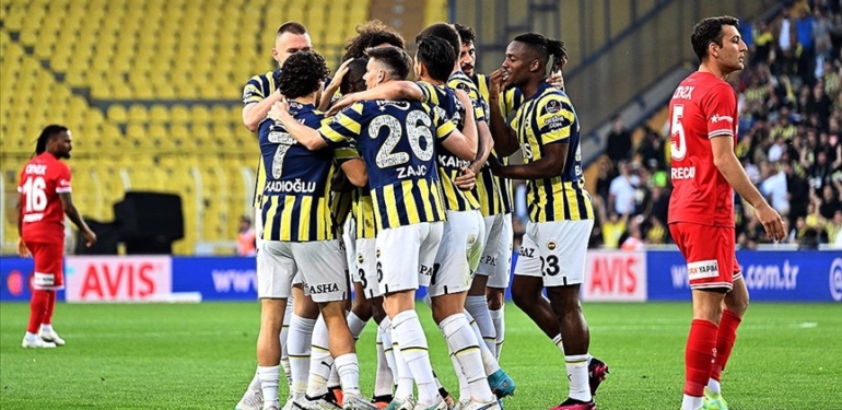 Fenerbahce-sampiyonluk-sansini-kaybetti.jpg