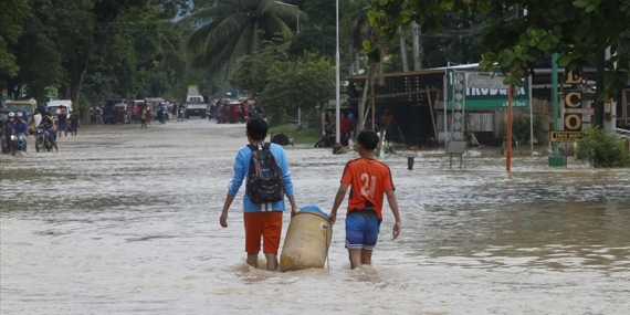 Filipinler’de Mawar Tayfunu nedeniyle binlerce kişi tahliye edildi
