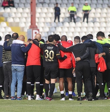 Genclerbirligi-100-yilinda-ligde-kalma-mucadelesini-kazandi.jpg