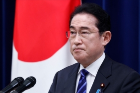 Japonya039da-babasinin-resmi-konutunda-parti-veren-Kisida-kovulacak.jpg