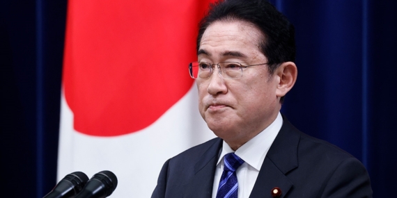 Japonya'da babasının resmi konutunda parti veren Kişida kovulacak