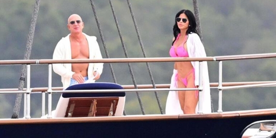 Jeff Bezos ve sevgilisi 500 milyon dolarlık yatta aşk tatili yapıyor