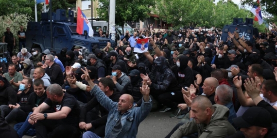 Kosova'nın kuzeyinde gerginlik sürüyor