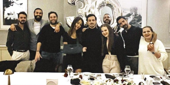 Mert Yazıcıoğlu, sevgilisi Dilan Çiçek Deniz'i bir an olsun yalnız bırakmıyor