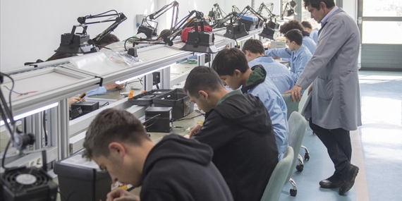 Meslek liseleri, yılın ilk 4 ayında ekonomiye 1 milyar 349 milyon lira katkı sağladı