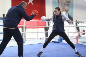 Milli-boksor-Buse-Naz-Avrupa-Oyunlari039nda-olimpiyat-kotasi-icin-yumruk.jpg