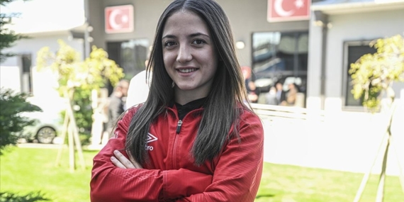Milli halterci Cansu Bektaş, Azerbaycan'a verdiği sözü tuttu
