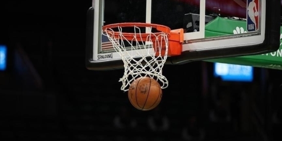 NBA'de Lakers, serinin ilk maçında Warriors'ı yendi