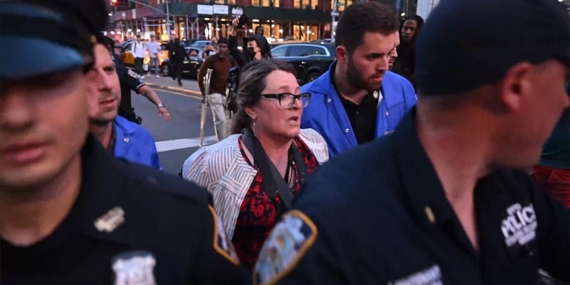 New York'ta Jordan Neely için düzenlenen anma etkinliğinde bir gazeteci gözaltına alındı