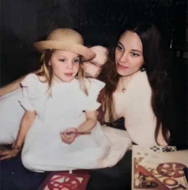 Onun-gibi-olmamak-icin-iki-gogsunu-de-aldirmisti-Angelina-Jolie039nin.jpg