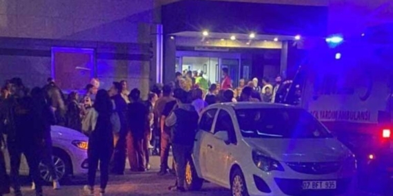Sahneden düşen Kibariye hastaneye kaldırıldı