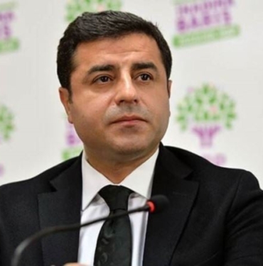 Selahattin-Demirtas039tan-genclere-039sandik039-cagrisi.jpg