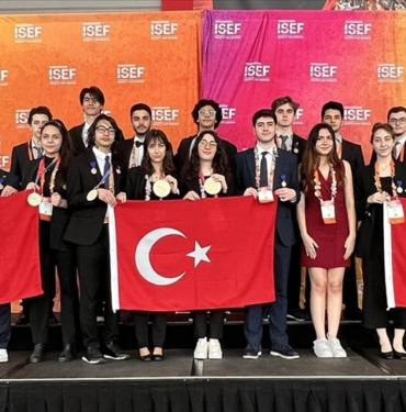 Turk-ogrenciler-Uluslararasi-Regeneron-ISEF-Bilim-ve-Muhendislik-Yarismasi039nda-odul.jpg