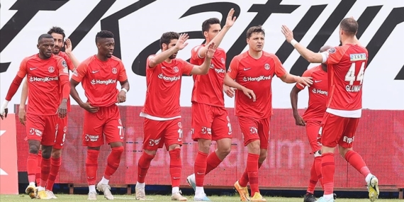 Ümraniyespor evinde rahat kazandı