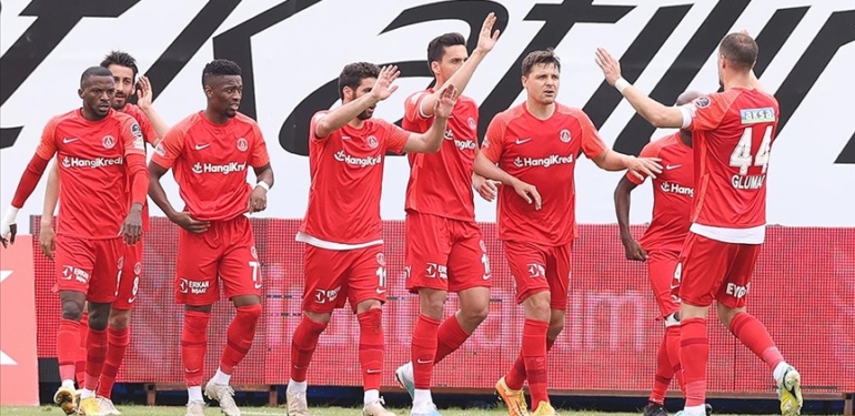 Umraniyespor-evinde-rahat-kazandi.jpg