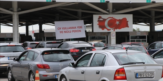 Yurt dışı ve gümrüklerde şu ana kadar 1 milyon 227 bin seçmen oy kullandı