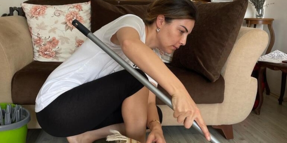 'Her şeyle ilgilenmeye çalışıyorum' Ünlü oyuncu anne evinde…