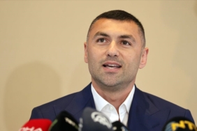1685975641_Burak-Yilmaz-futbolu-birakti.jpg