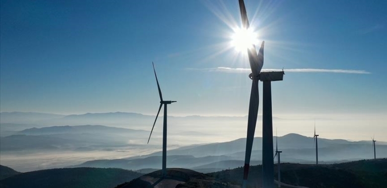 AB-ve-BAE-iklim-zirvesinde-yenilenebilir-enerji-hedefi-belirlenmesini-istiyor.jpg