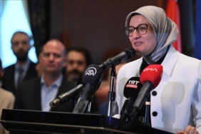 AK-Parti-Genel-Merkezi039nde-teskilatlarla-bayramlasma-programi-duzenlendi.jpg