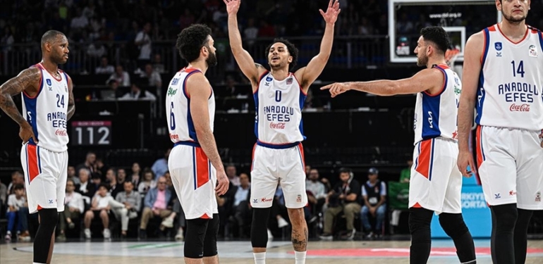 Anadolu-Efes-Basketbol-Super-Ligi039nde-16-sampiyonluk-icin-sahaya-cikiyor.jpg