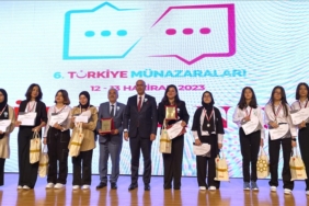 Anadolu-imam-hatip-liseleri-arasindaki-quotTurkiye-Munazaralariquotnin-odul-toreni-yapildi.jpg
