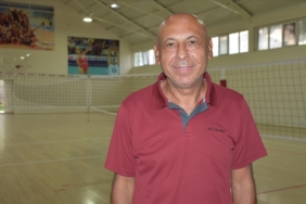 Azerbaycan-kadin-voleybolunda-altyapinin-basina-getirilen-Sahin-Catma-hedeflerini-anlatti.jpg