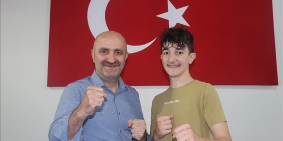 Babasının yönlendirmesiyle 6 yaşında başladığı tekvandoda Türkiye şampiyonu oldu