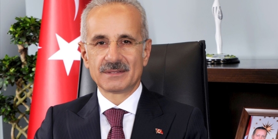 Bakan Uraloğlu, bazı köprü ve otoyollar ile havalimanlarında araç ve yolcu rekoru kırıldığını bildirdi
